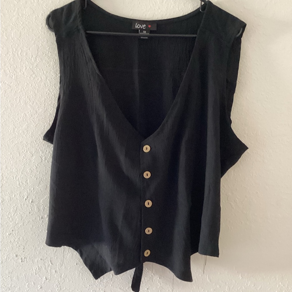Love Black Sleeveless Button-Down Top with linen pants set